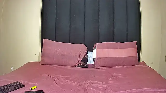 DesiredQueen27 online show from February 18, 2026, 3:30 pm