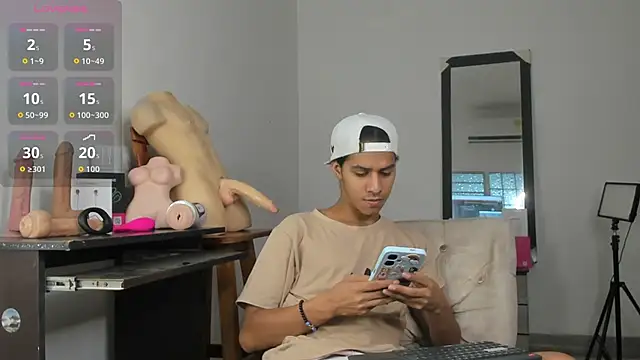 Victor LatinBoy online show from April 3, 2026, 4:52 am