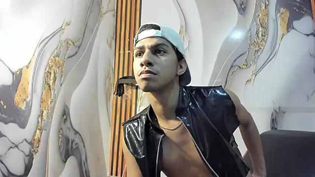 Victor LatinBoy online show from January 11, 2026, 12:01 pm