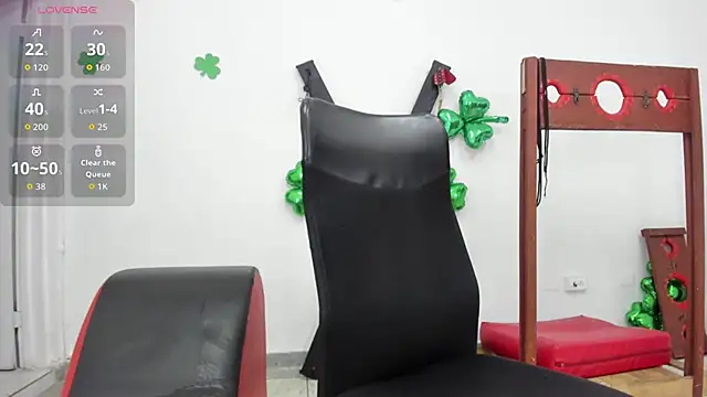 Victor LatinBoy online show from April 3, 2026, 11:33 pm