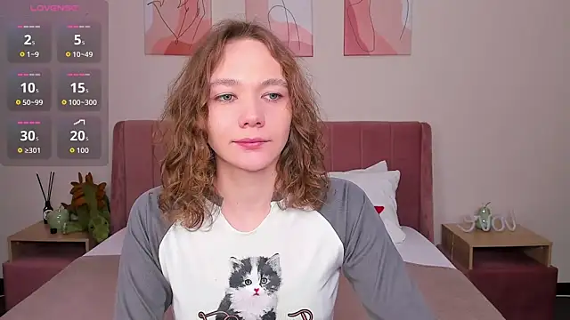 Snapshot of NovaEva_ chatting on February 3, 2026, 12:10 am NovaEva online show from February 3, 2026, 12:10 am