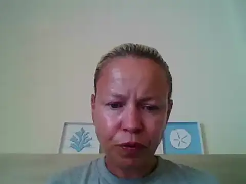 jennyblondeuk online show from May 24, 2026, 4:29 pm