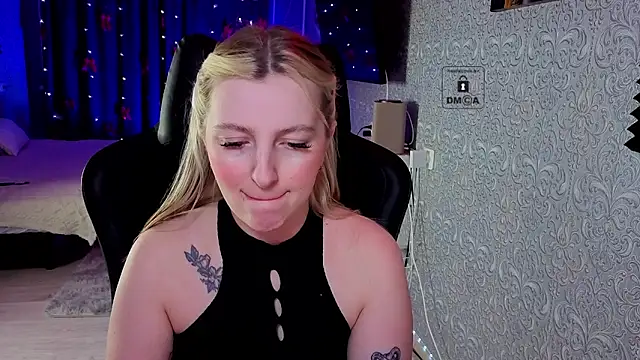 Eva Vibe  online show from February 9, 2026, 6:17 pm