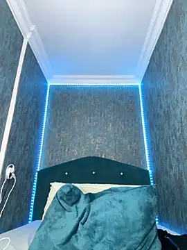 RedAssHottie online show from October 23, 2025, 2:54 am