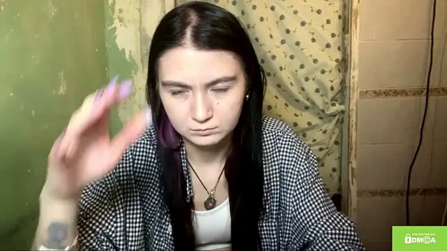 EstherKiester online show from January 9, 2026, 9:33 pm