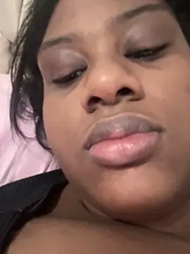 Snapshot of amorasecy chatting on December 23, 2025, 9:19 am amorasecy online show from December 23, 2025, 9:19 am