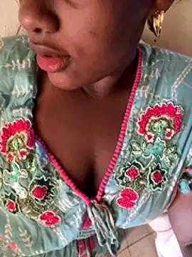 Snapshot of amorasecy chatting on January 7, 2026, 11:04 am amorasecy online show from January 7, 2026, 11:04 am