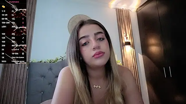 cute emmma online show from May 29, 2026, 12:11 pm