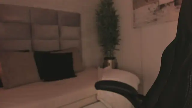 Snapshot of Lilith_Sage_ chatting on February 19, 2026, 7:44 pm Lilith Sage online show from February 19, 2026, 7:44 pm