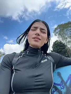 Snapshot of Ema_Rose_ chatting on February 28, 2026, 6:29 pm Ema Rose online show from February 28, 2026, 6:29 pm