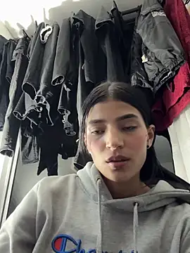 Ema Rose  online show from January 8, 2026, 1:44 am