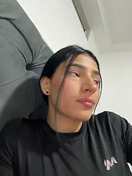 Snapshot of Ema_Rose_ chatting on February 20, 2026, 12:18 am Ema Rose online show from February 20, 2026, 12:18 am