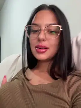 Snapshot of jujuarantes__2026 chatting on February 3, 2026, 12:43 pm jujuarantes 2026 online show from February 3, 2026, 12:43 pm