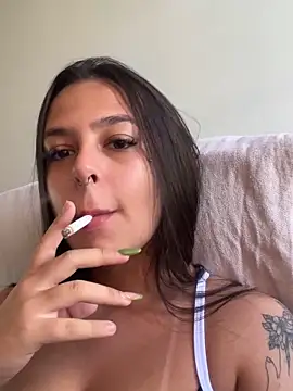 jujuarantes  2026 online show from April 14, 2026, 2:11 pm