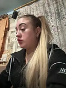 Snapshot of merabel1995 chatting on January 15, 2026, 3:26 pm merabel1995 online show from January 15, 2026, 3:26 pm