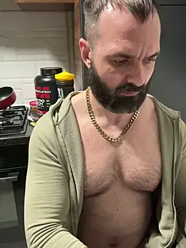 Snapshot of DamonSalvatore2 chatting on January 10, 2026, 11:11 pm DamonSalvatore2 online show from January 10, 2026, 11:11 pm