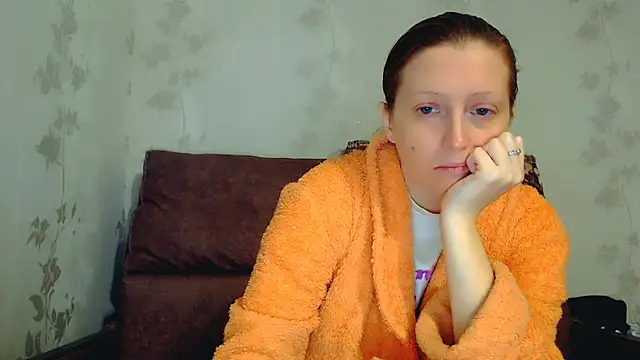 CrystallAngel online show from January 10, 2026, 4:13 pm