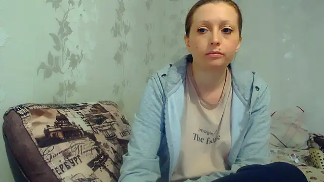 Snapshot of CrystallAngel chatting on February 15, 2026, 2:27 pm CrystallAngel online show from February 15, 2026, 2:27 pm