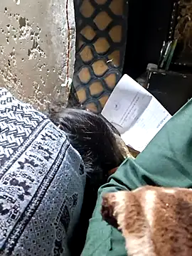 Radhacpl9528 online show from February 18, 2026, 9:55 pm