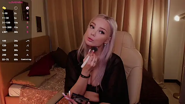 Leslie Caronn online show from March 10, 2026, 9:02 am