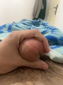 Snapshot of Grossebite2905 chatting on January 19, 2026, 12:31 pm Grossebite2905 online show from January 19, 2026, 12:31 pm