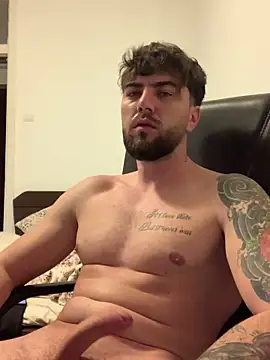 MasterRaylei1 online show from January 5, 2026, 6:44 pm