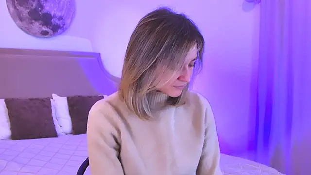 Snapshot of EmeraldGlow chatting on February 24, 2026, 2:40 pm EmeraldGlow online show from February 24, 2026, 2:40 pm