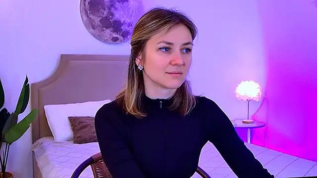 Snapshot of EmeraldGlow chatting on February 27, 2026, 2:39 pm EmeraldGlow online show from February 27, 2026, 2:39 pm