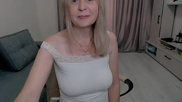 MiLenaMilf online show from August 5, 2026, 6:18 am