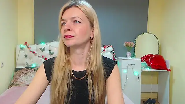 MelissaTyler online show from April 18, 2026, 5:32 am