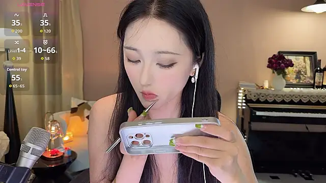 Molly00- online show from April 2, 2026, 9:32 pm