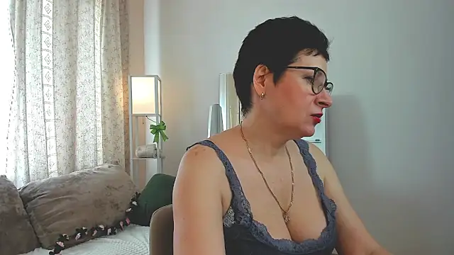 JennyMons online show from April 1, 2026, 8:15 am