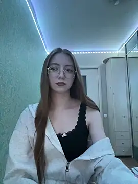 Snapshot of Eseniya_ chatting on February 13, 2026, 2:06 pm Eseniya online show from February 13, 2026, 2:06 pm