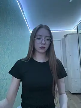 Snapshot of Eseniya_ chatting on March 3, 2026, 12:34 pm Eseniya online show from March 3, 2026, 12:34 pm