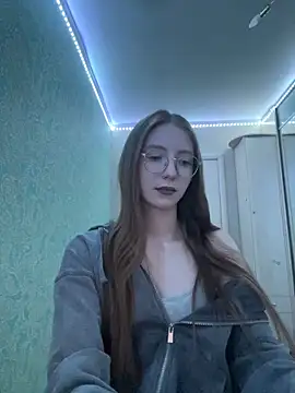 Snapshot of Eseniya_ chatting on February 15, 2026, 12:04 pm Eseniya online show from February 15, 2026, 12:04 pm