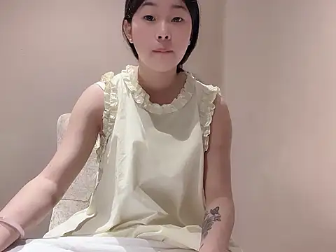 shasha05233 online show from May 27, 2026, 11:50 am