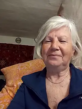 KlaudiaDarling online show from April 7, 2026, 9:49 pm