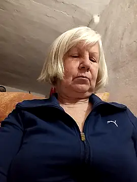 Snapshot of KlaudiaDarling chatting on February 14, 2026, 10:10 pm KlaudiaDarling online show from February 14, 2026, 10:10 pm