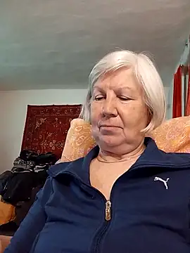 KlaudiaDarling online show from March 27, 2026, 6:22 am