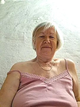 KlaudiaDarling online show from June 30, 2026, 2:33 am