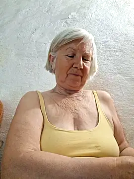 KlaudiaDarling online show from June 17, 2026, 10:14 am