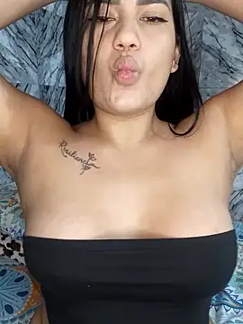 CummingTifany online show from January 16, 2026, 4:05 am