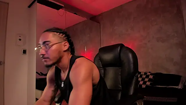 Snapshot of Maximo_Zahir chatting on January 15, 2026, 3:54 am Maximo Zahir online show from January 15, 2026, 3:54 am