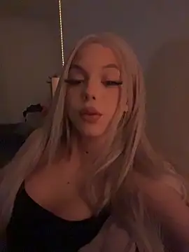 MiaTamara online show from January 15, 2026, 7:39 pm