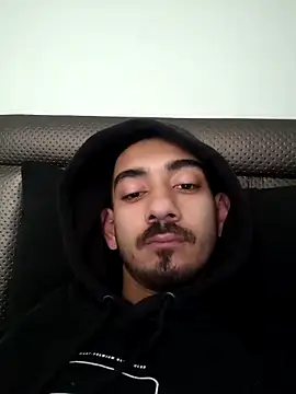 rzgaronlinq online show from January 7, 2026, 12:43 pm