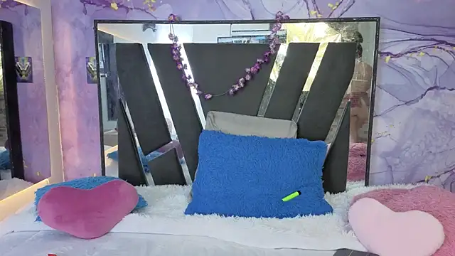 Alice NY online show from June 12, 2026, 2:42 am