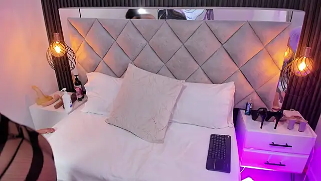 Sara Channel01 online show from February 3, 2026, 10:42 am