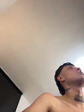 Snapshot of itselladoll chatting on February 15, 2026, 9:47 pm itselladoll online show from February 15, 2026, 9:47 pm