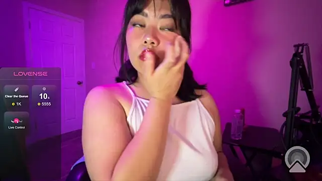 kuromixx444 online show from April 13, 2026, 5:55 am