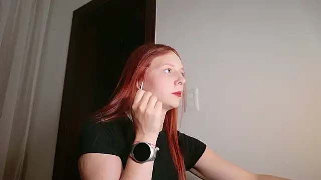 Snapshot of ViktoriaSilk chatting on April 14, 2026, 10:48 pm ViktoriaSilk online show from April 14, 2026, 10:48 pm